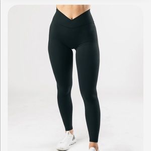 Alphalete surface power legging